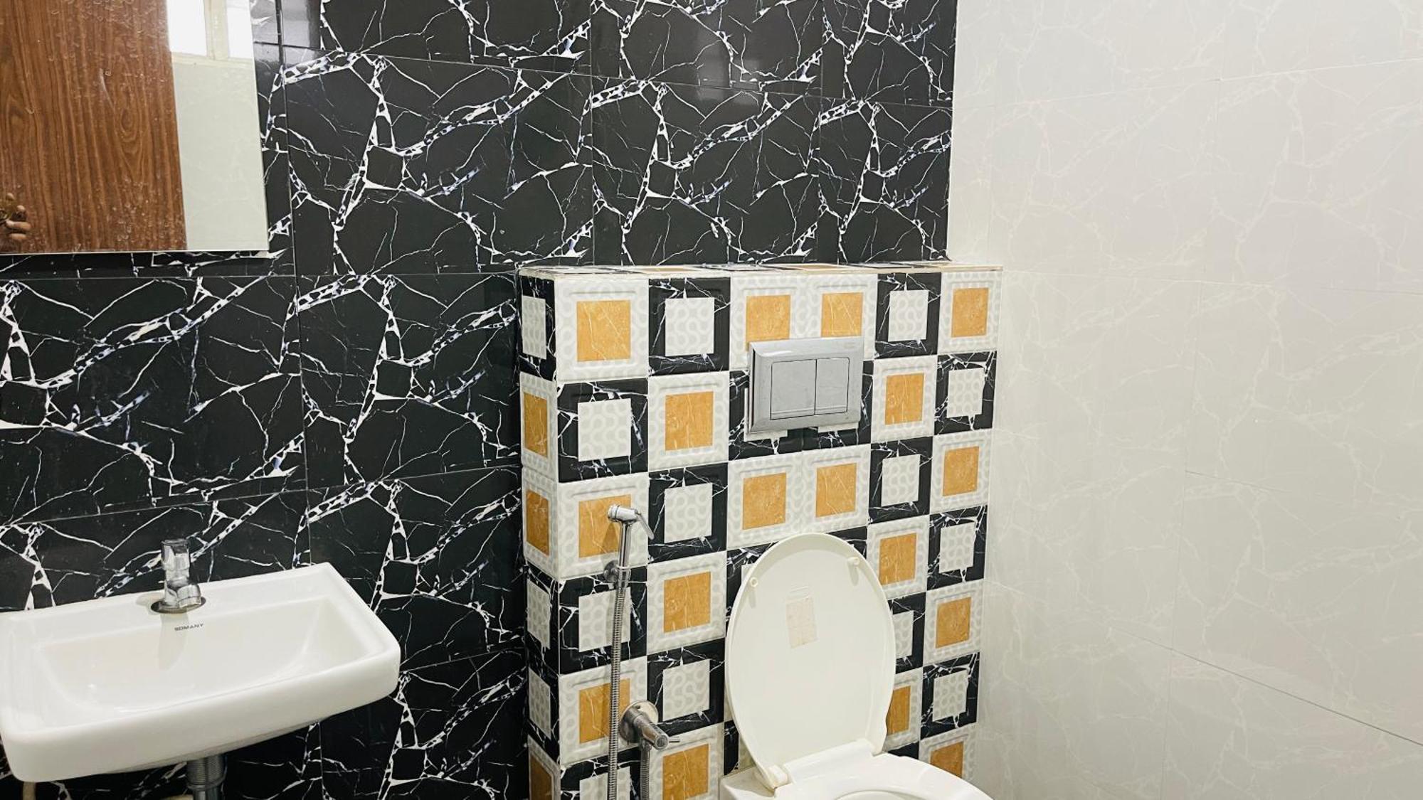 Rajamandiram 3Bhk Ac Apartment In Trivandrum Central 特里凡得琅 外观 照片